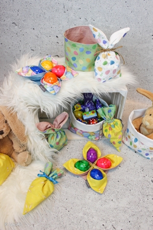 Baumwollstoff - Happy Easter - kleine Ostereier - weiß